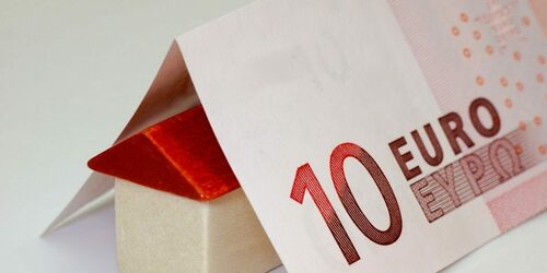 Bizar lage hypotheekrente, huizenprijzen door het dak